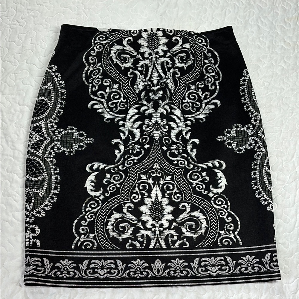 Valerie Stevens Black White Elastic Waist Knee Length Straight Skirt sz medium